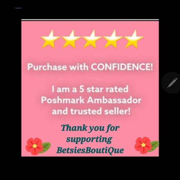 Red Green Gold  Holly  Enamel and Rhinestone Christmas Wreath  Brooch - Picture 5 of 6